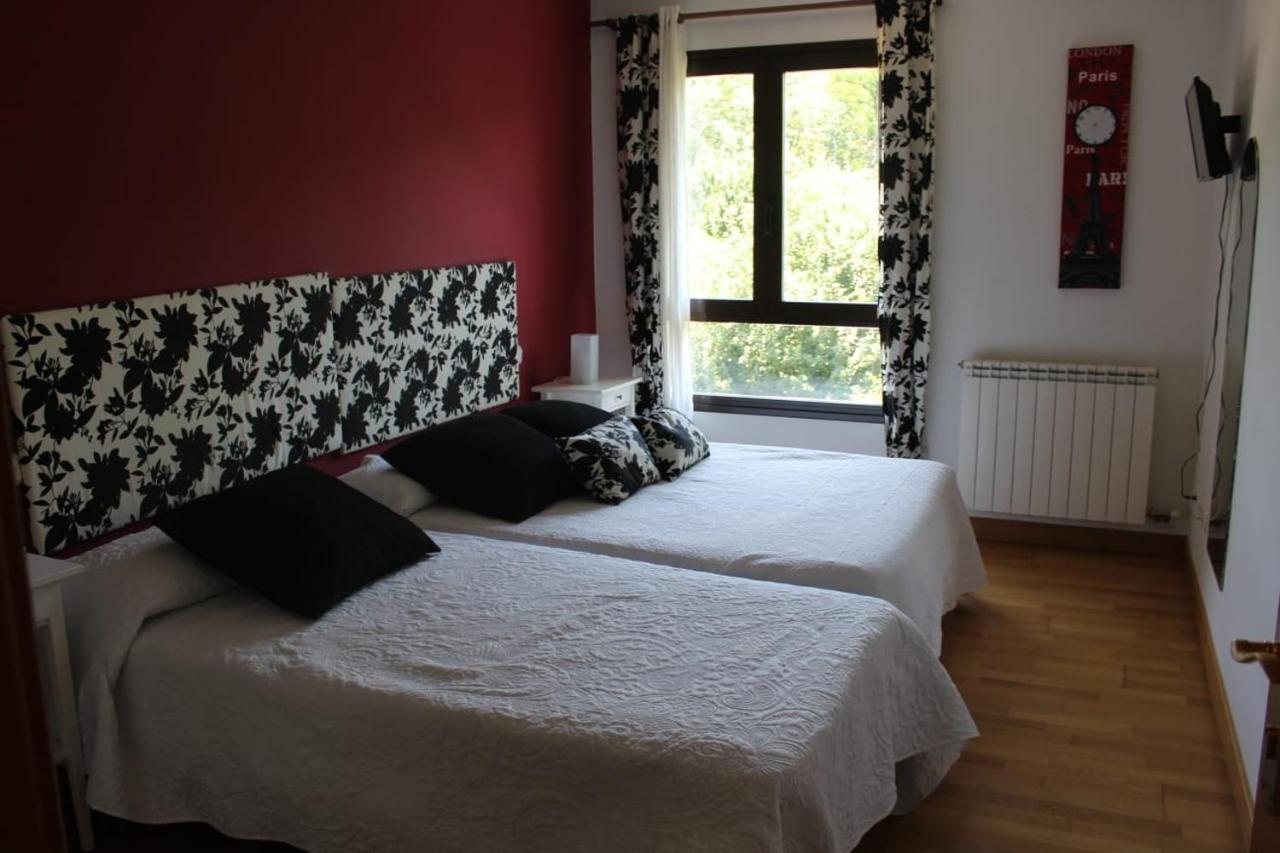 Casa Tau Vendégház Larrasoana Kültér fotó