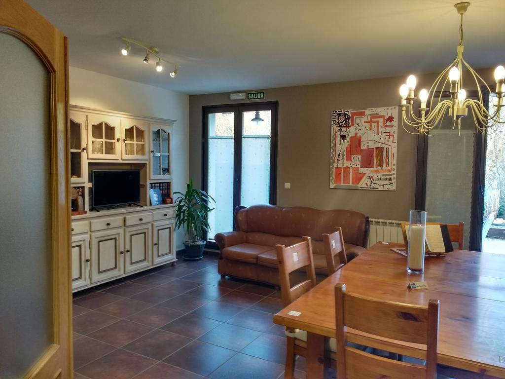 Casa Tau Vendégház Larrasoana Kültér fotó