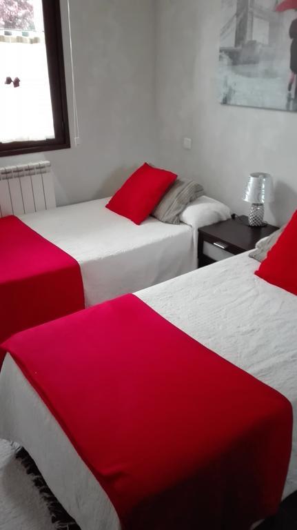 Casa Tau Vendégház Larrasoana Kültér fotó